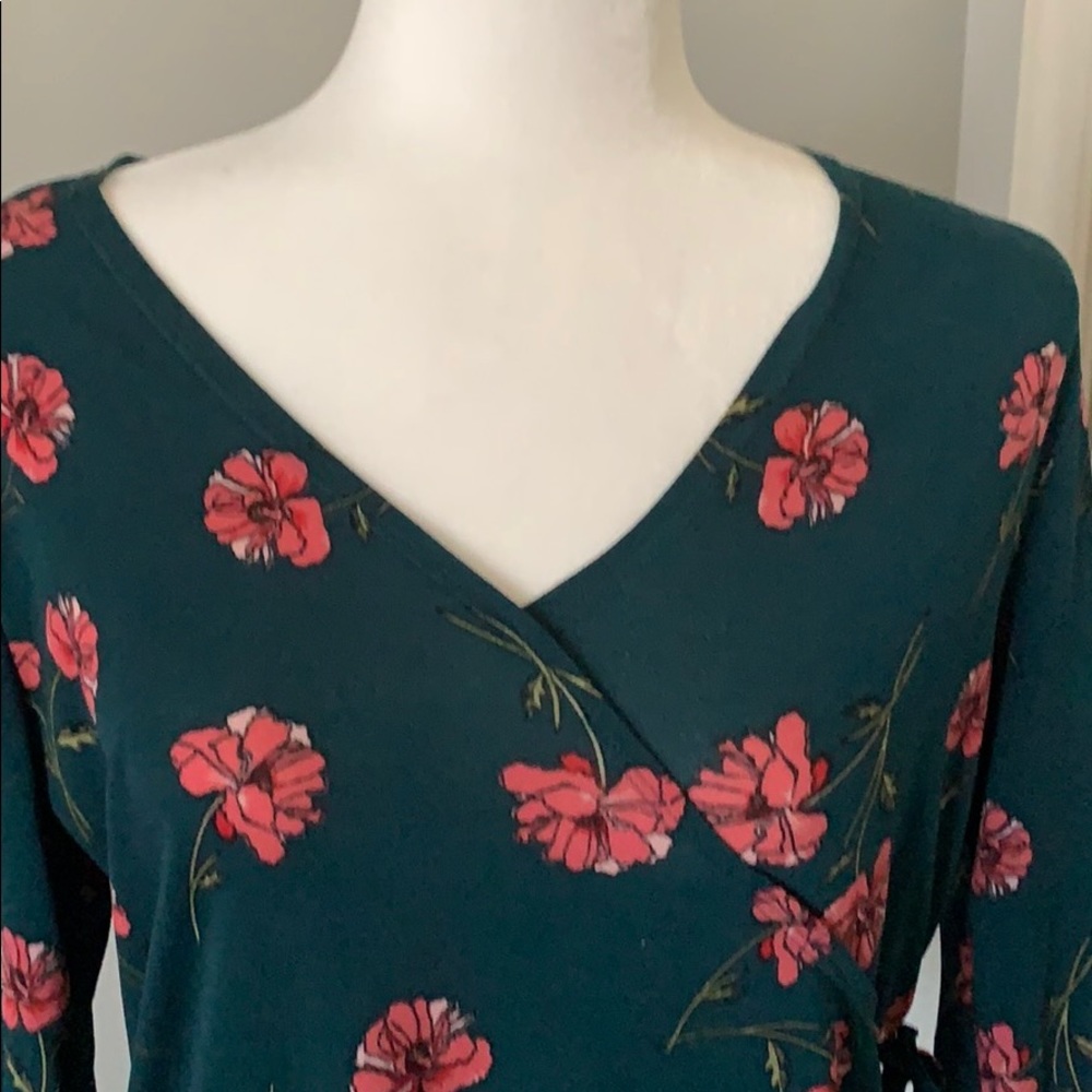 Spring, lightweight top! - Picture 2 of 6